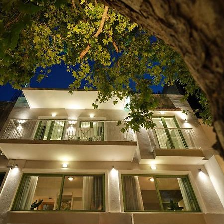 The Tree Apartment Skiathos Town Bagian luar foto